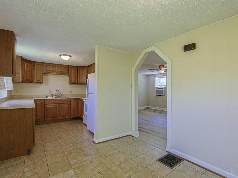 6210 Berauer Road, Cincinnati, OH 45248 Photo 3