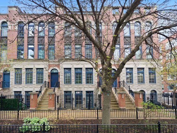 367 W Superior Street , Unit B, Chicago, IL 60654