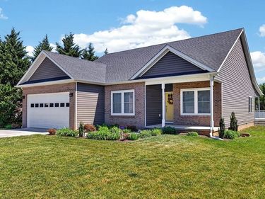 145 PAIGE ST, WAYNESBORO, VA 22980