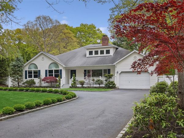37 Pine Ridge Drive , Smithtown, NY 11787