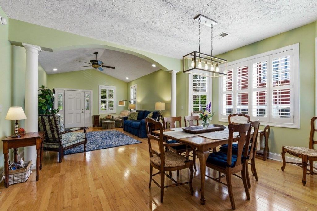 208 Greenwich Dr.  Photo 10
