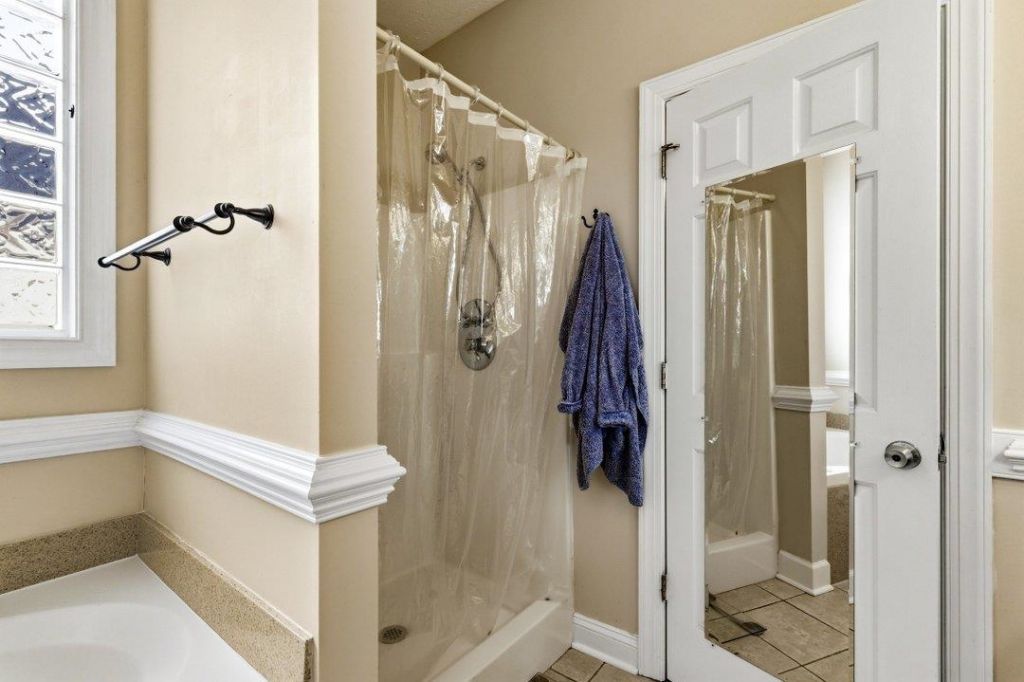 208 Greenwich Dr.  Photo 16