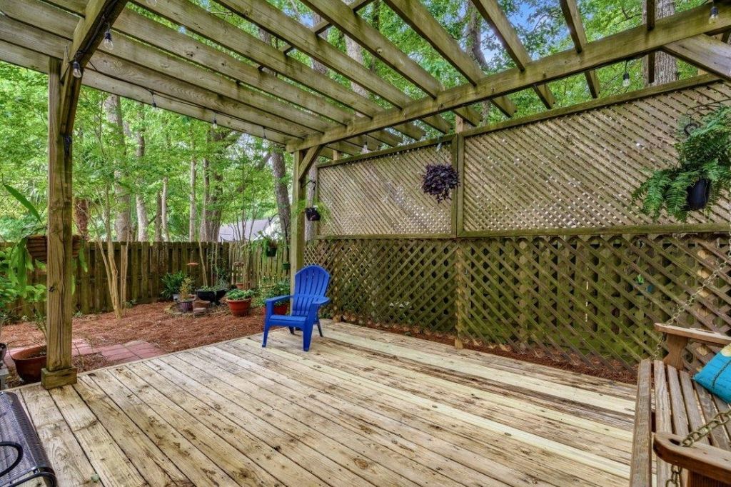 208 Greenwich Dr.  Photo 21