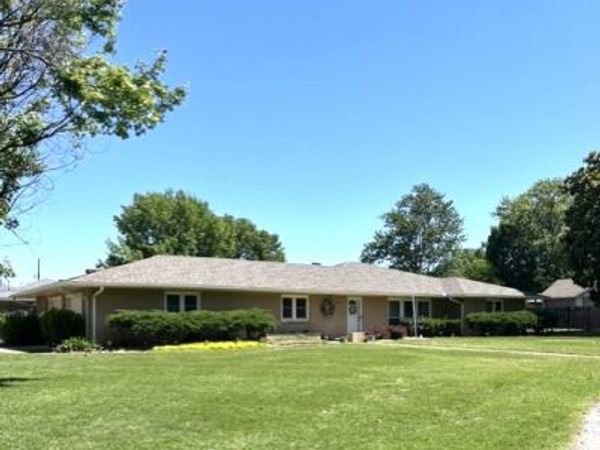 114 W Douglas Street , Prairie Grove, AR 72753