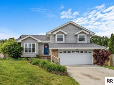 3407 Henery Road , Bellevue, NE 68123