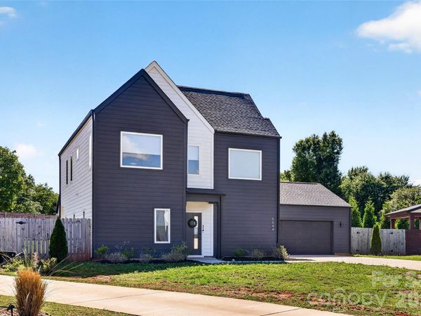 5044 Double Lakes Drive, Charlotte, NC 28212