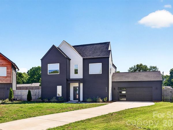 5044 Double Lakes Drive, Charlotte, NC 28212
