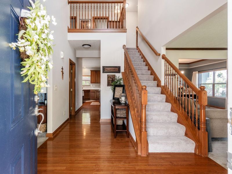 8024 Millway Loop, Powell, OH 43065 Photo 2