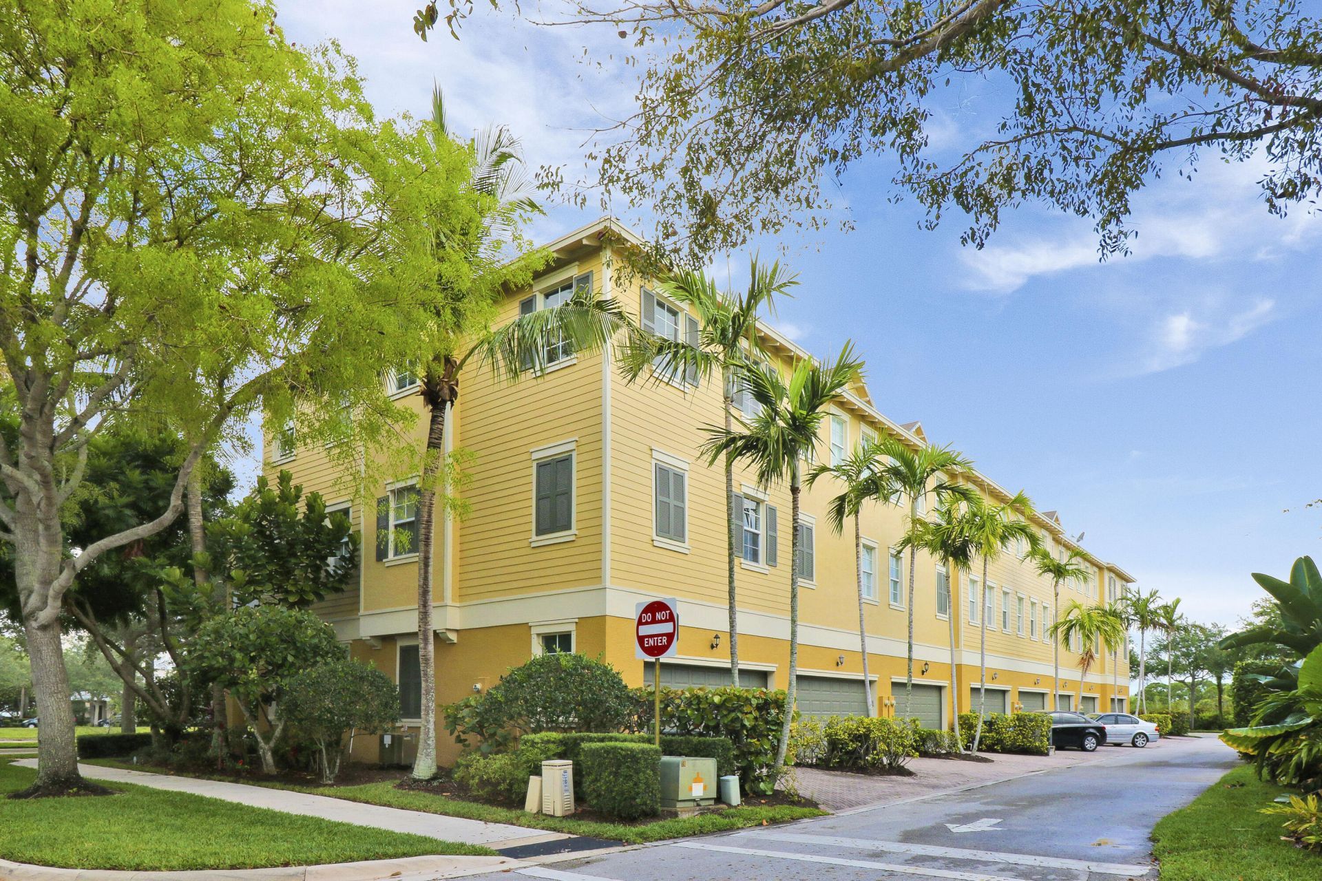 123 E Thatch Palm Circle, Jupiter, FL 33458 Photo