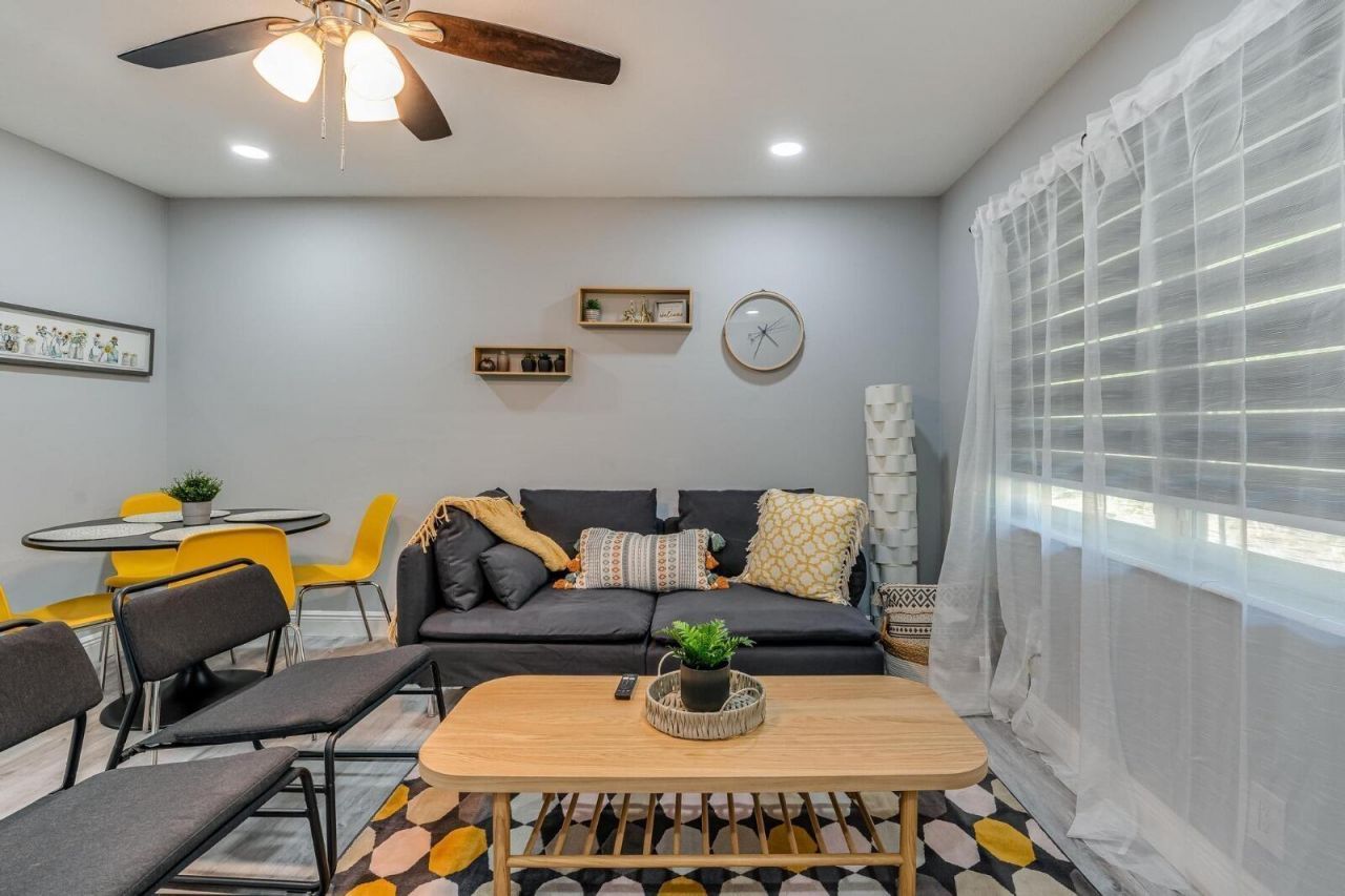 1051 SW 32nd Court, Unit 1, Fort Lauderdale, FL 33315 Photo