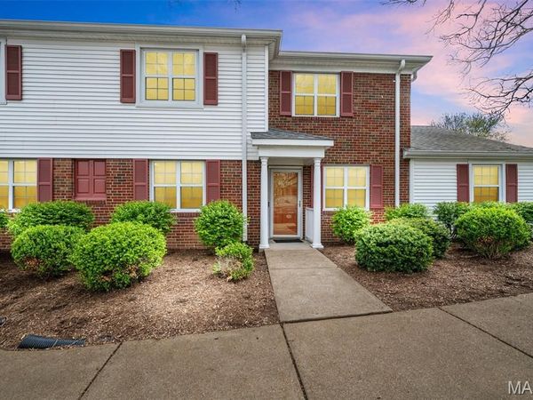9073 W Swan Circle , St Louis, MO 63144