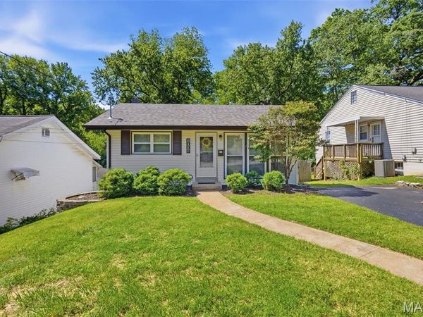 1034 Kuhlman Lane , Webster Groves, MO 63119