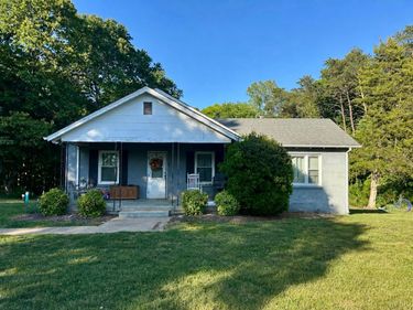 4604 Swingning Bridge Road, Brookneal, VA 24528