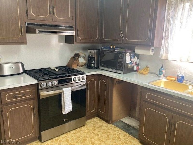 3400 W 91st Street, Cleveland, OH 44102 Photo 2
