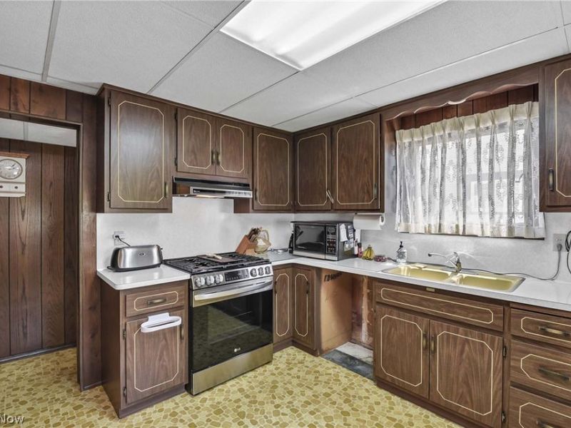 3400 W 91st Street, Cleveland, OH 44102 Photo 3