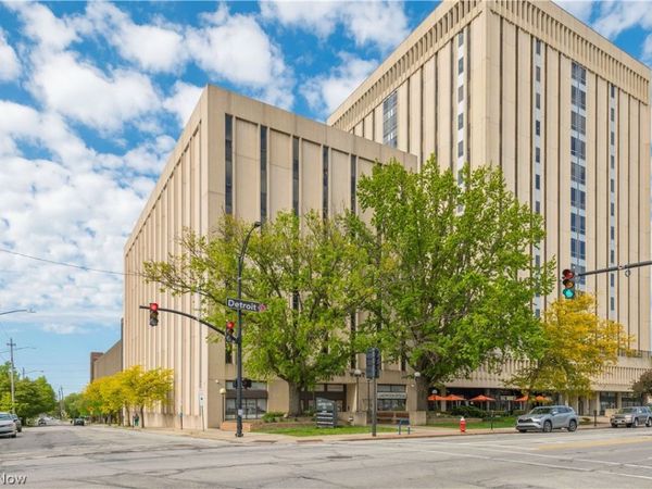 14650 Detroit Avenue , Unit 704, Lakewood, OH 44107