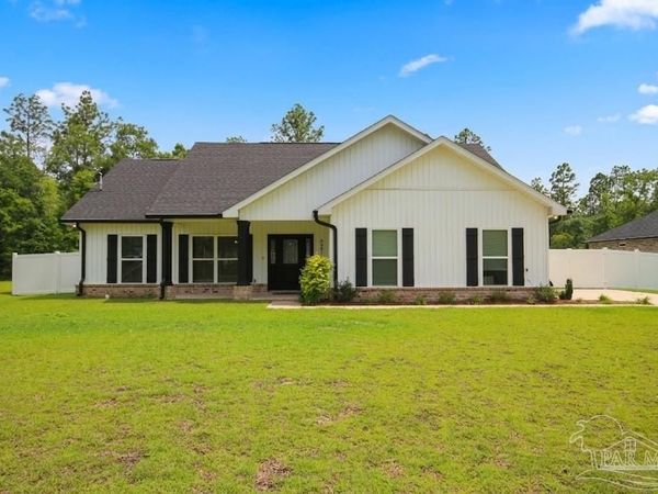 9861 Shangri La West Rd, Milton, FL 32583