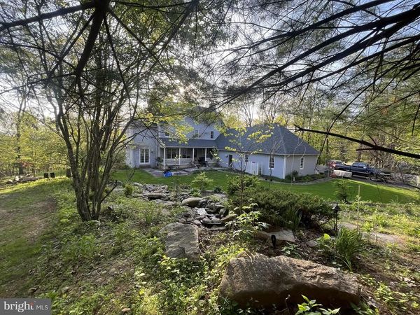 620 STONEBRIDGE DRIVE, SELINSGROVE, PA 17870