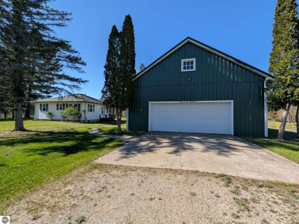200 First Street W, Hersey, MI 49639