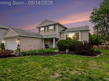 1649 Windingway Drive, Wixom, MI 48393