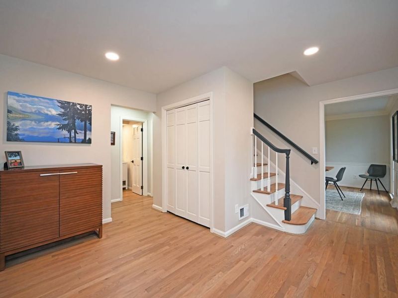 8365 Squirrelridge Drive, Sycamore Township, OH 45243 Photo 3