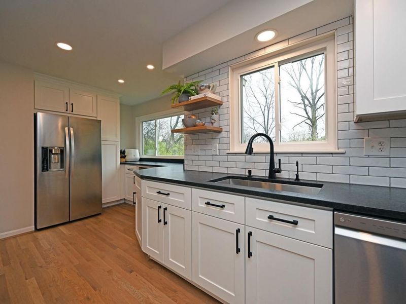 8365 Squirrelridge Drive, Sycamore Township, OH 45243 Photo 9