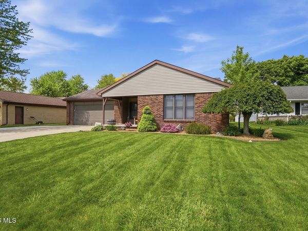 370 Virginia Drive , Wauseon, OH 43567