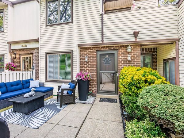 346 Clubhouse Court , Coram, NY 11727