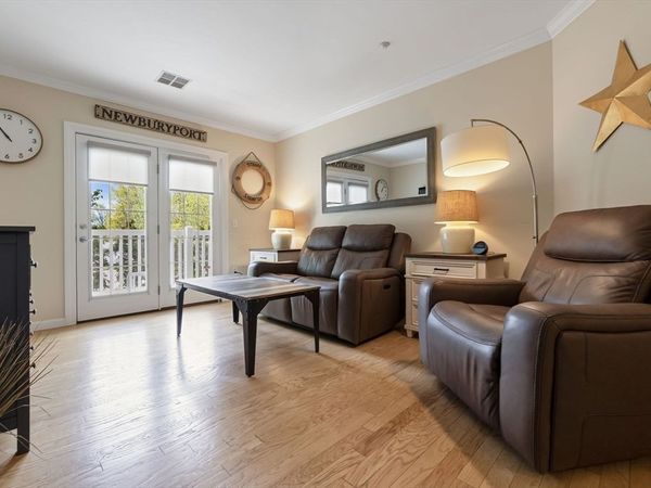 5 Woodman Way, Unit 107, Newburyport, MA 01950
