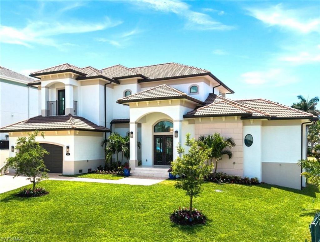 388 Pine Ave, Naples, FL 34108 Photo