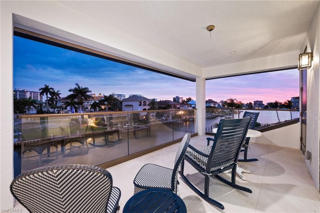 388 Pine Ave, Naples, FL 34108 Photo
