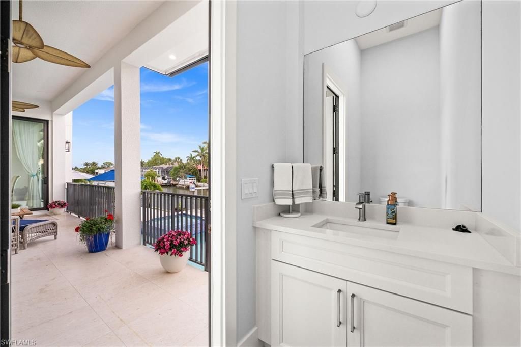 388 Pine Ave, Naples, FL 34108 Photo