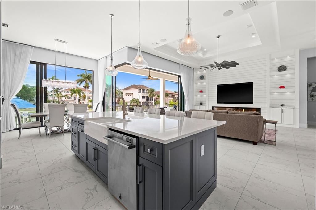 388 Pine Ave, Naples, FL 34108 Photo