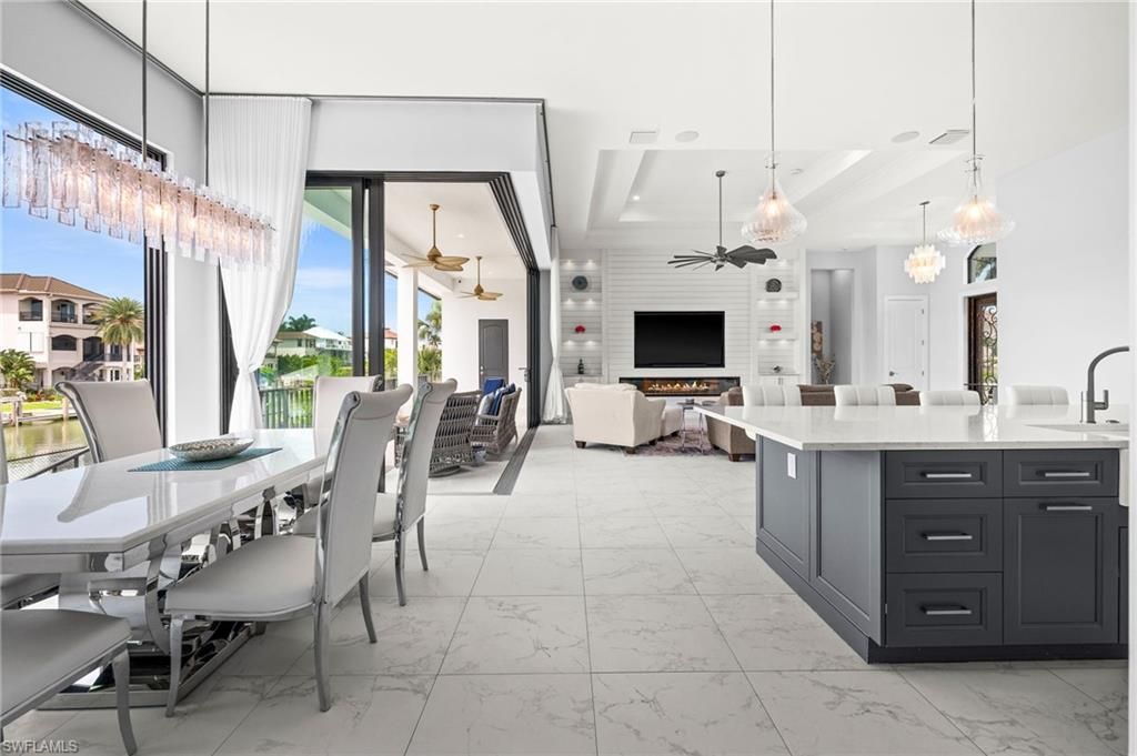 388 Pine Ave, Naples, FL 34108 Photo