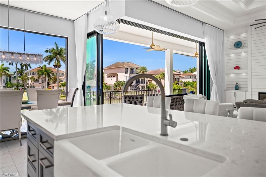 388 Pine Ave, Naples, FL 34108 Photo
