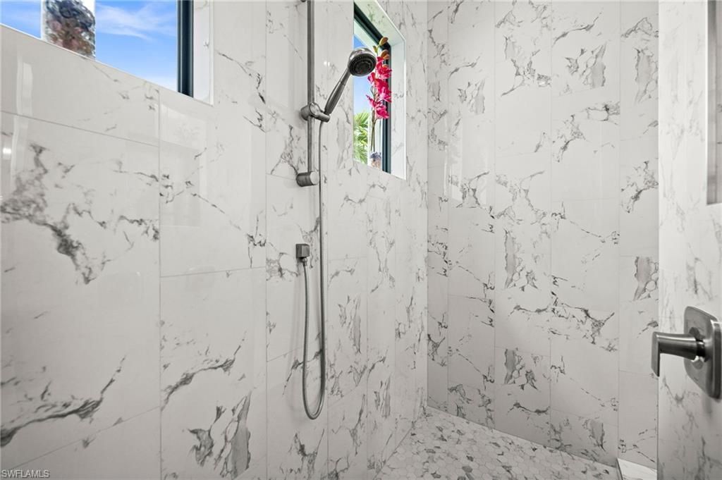388 Pine Ave, Naples, FL 34108 Photo