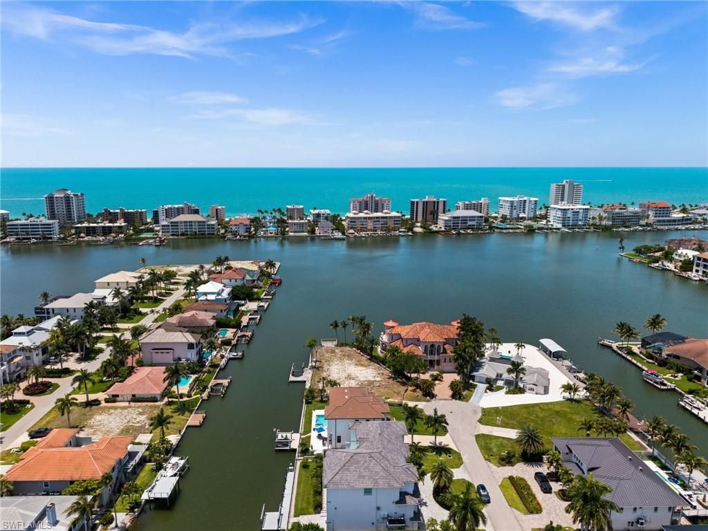 388 Pine Ave, Naples, FL 34108 Photo