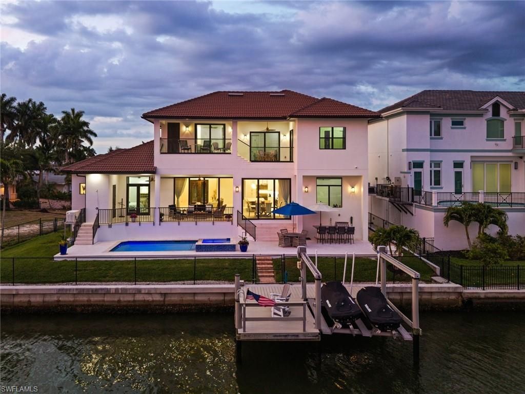 388 Pine Ave, Naples, FL 34108 Photo