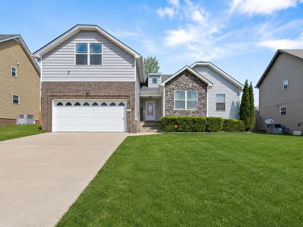 1133 Ishee Dr , Clarksville, TN 37042