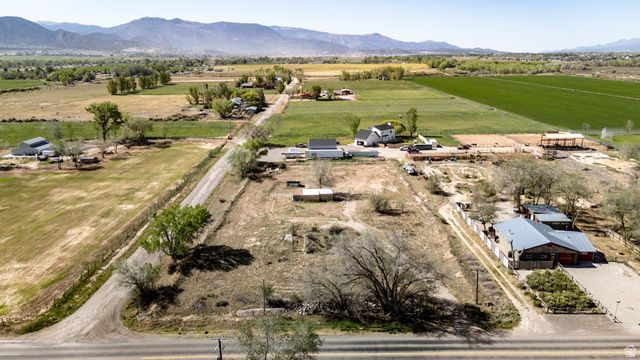 1211 W Midvalley Rd, Cedar City, UT 84721 Main Photo