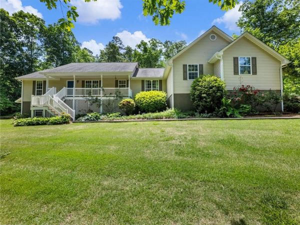 376 Thornwood Circle , Mount Airy, GA 30563