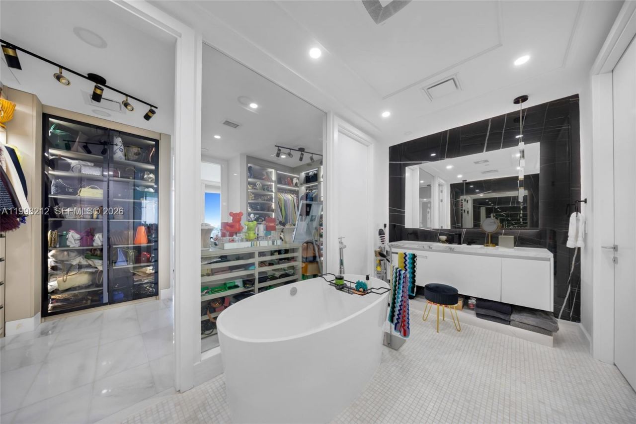 700 NE 26th Ter , Unit 2202, Miami, FL 33137 Photo