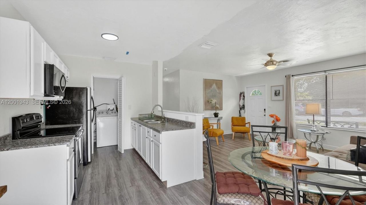 1121 NE 211th St, Miami, FL 33179 Photo