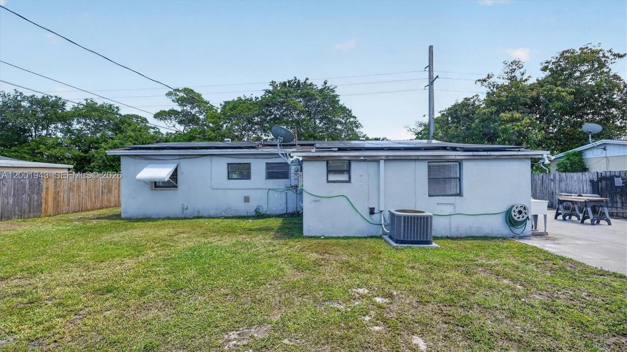 1121 NE 211th St, Miami, FL 33179 Photo