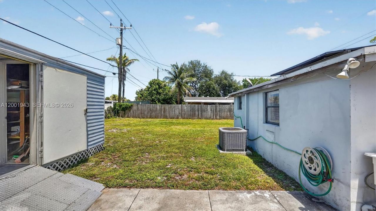 1121 NE 211th St, Miami, FL 33179 Photo