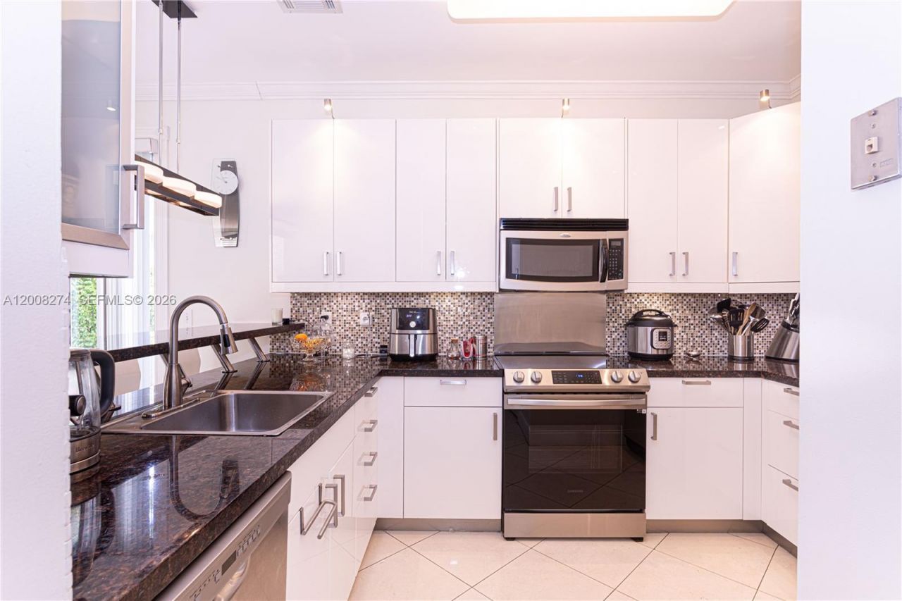 15123 NW 8th St , Pembroke Pines, FL 33028 Photo