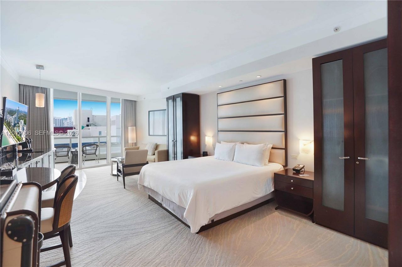 4391 Collins Ave, Unit 916, Miami Beach, FL 33140 Photo