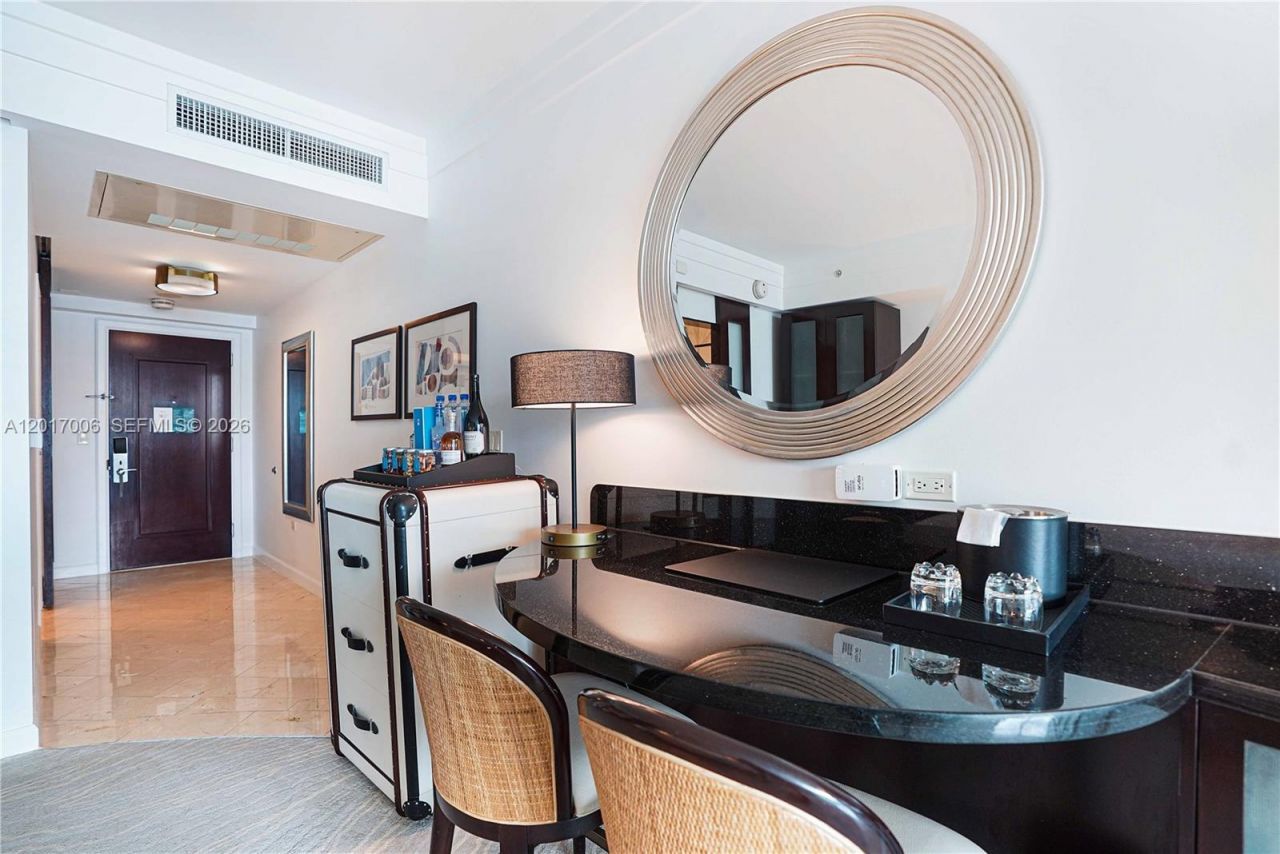 4391 Collins Ave, Unit 916, Miami Beach, FL 33140 Photo