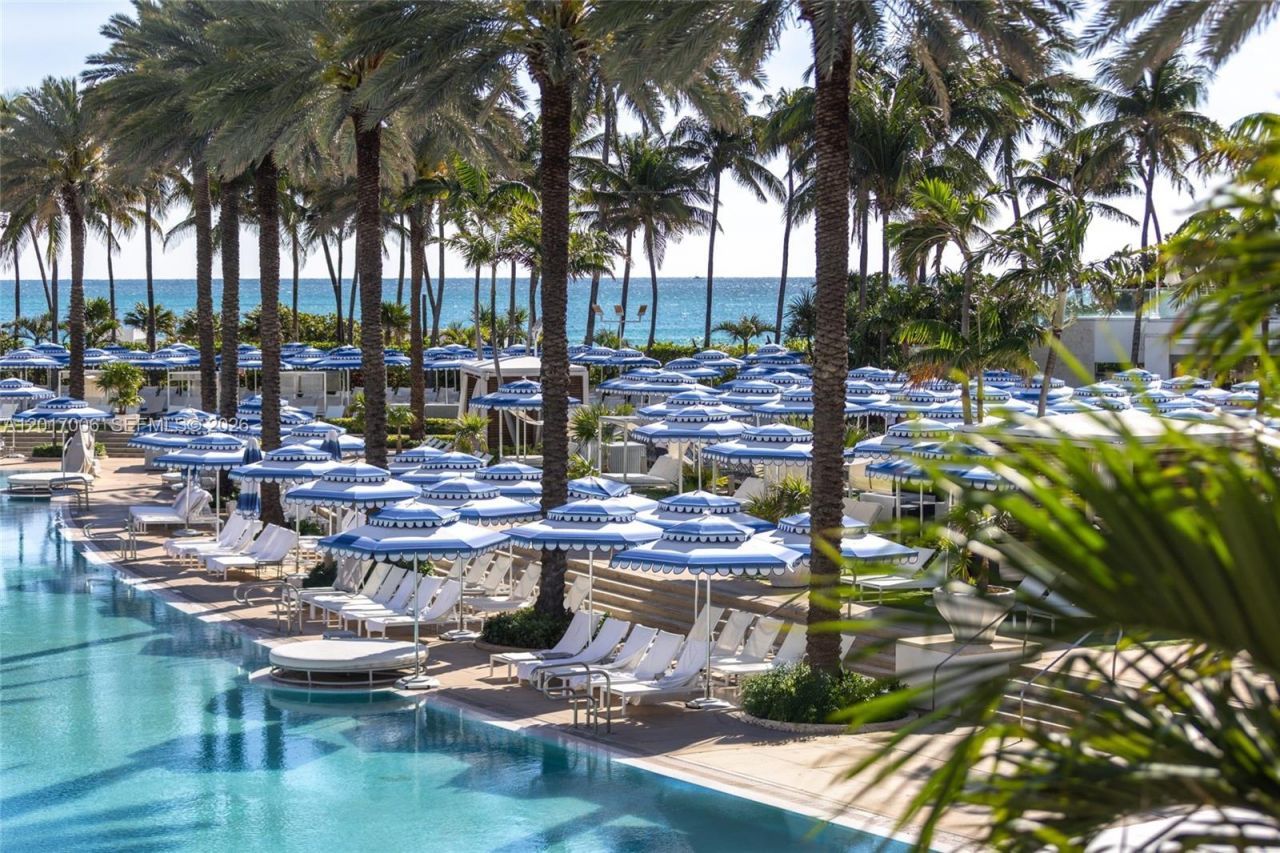 4391 Collins Ave, Unit 916, Miami Beach, FL 33140 Photo