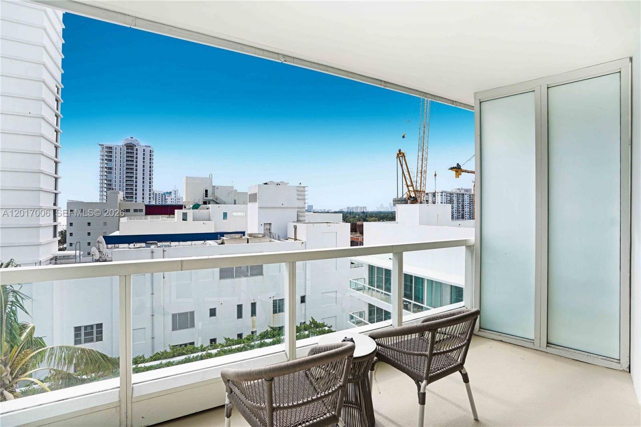4391 Collins Ave, Unit 916, Miami Beach, FL 33140 Photo